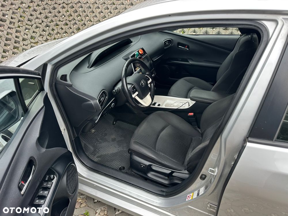 Toyota Prius 1.8 Hybrid Premium - 14