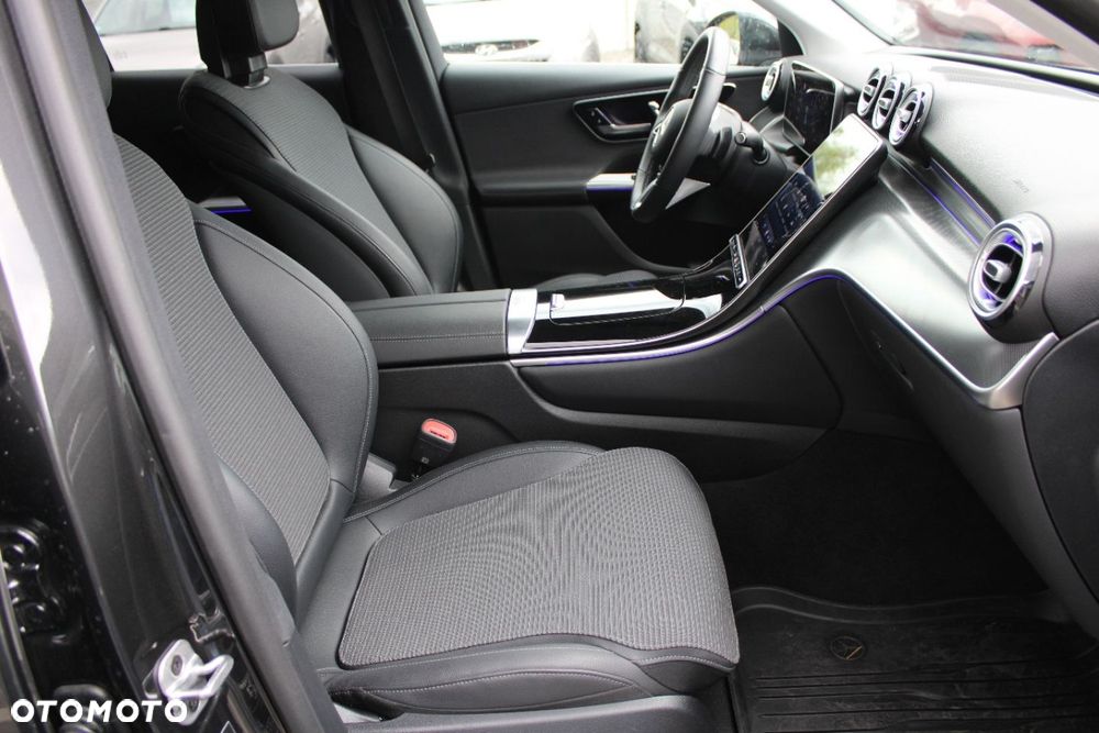 Mercedes-Benz GLC - 27