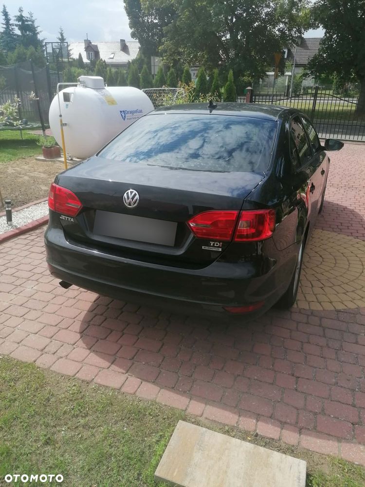Volkswagen Jetta 1.6 TDI Comfortline - 4
