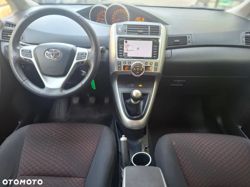 Toyota Verso 1.8 Edition - 9
