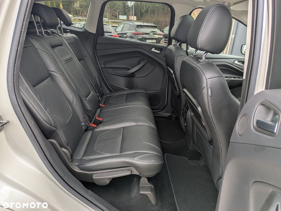 Ford Kuga 2.0 TDCi 4x4 Titanium - 27