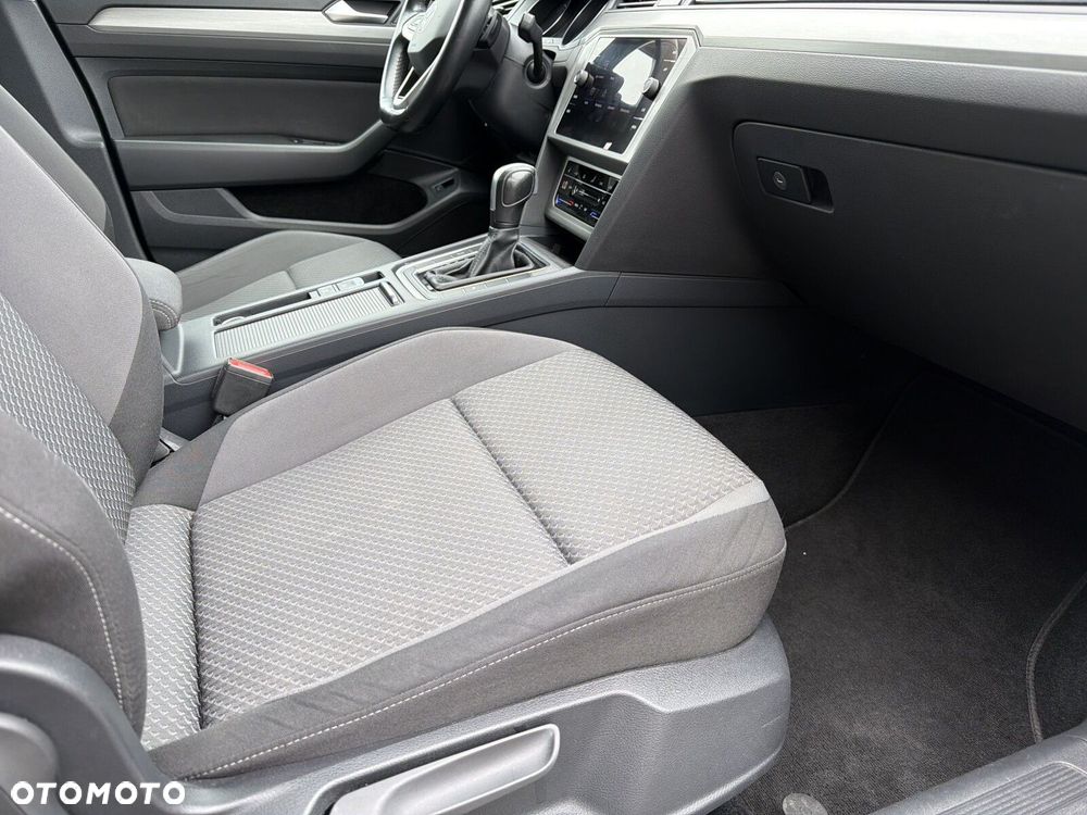 Volkswagen Passat - 24