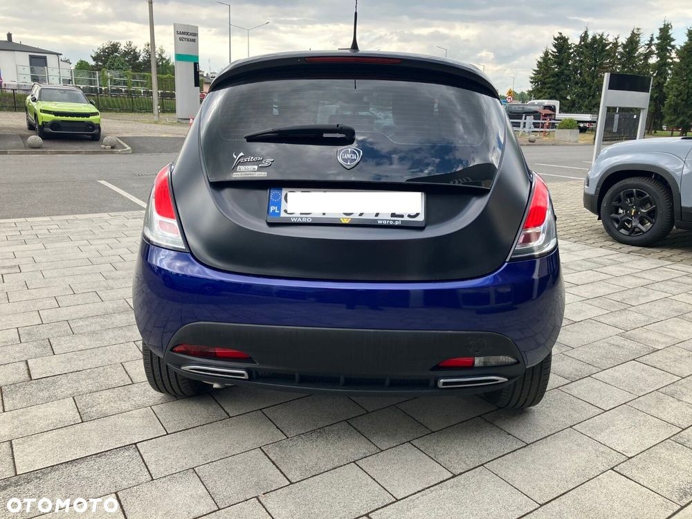 Lancia Ypsilon 1.2 8V Momo S&S - 9