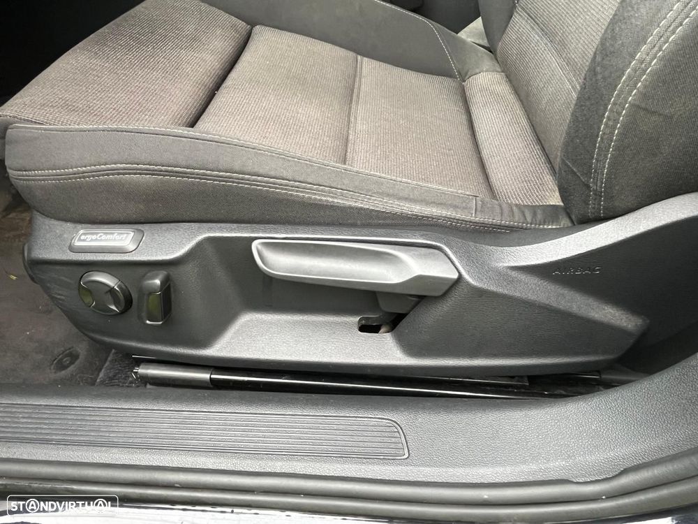 VW Passat Variant 2.0 TDi Confortline - 7