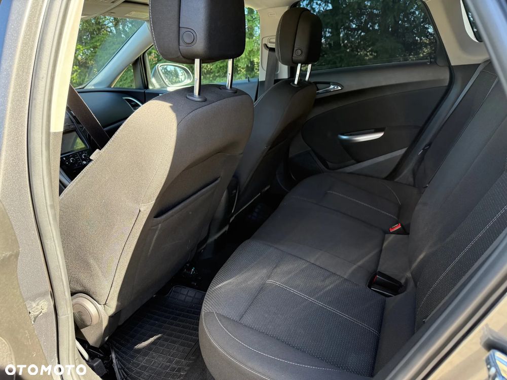 Opel Astra GTC 1.6 Turbo Edition - 8