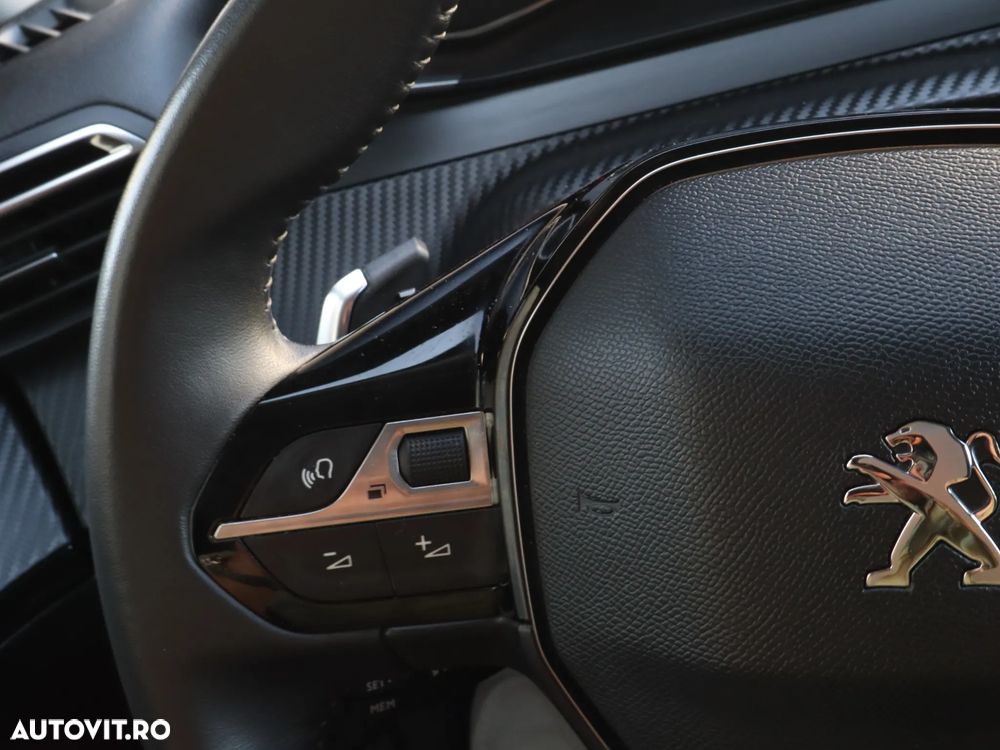 Peugeot 2008 PureTech 130 EAT8 Allure Pack - 21