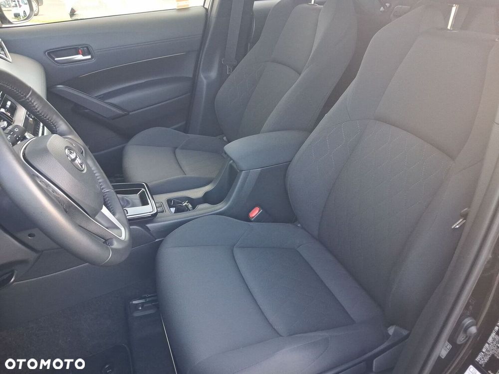 Toyota Corolla Cross - 11