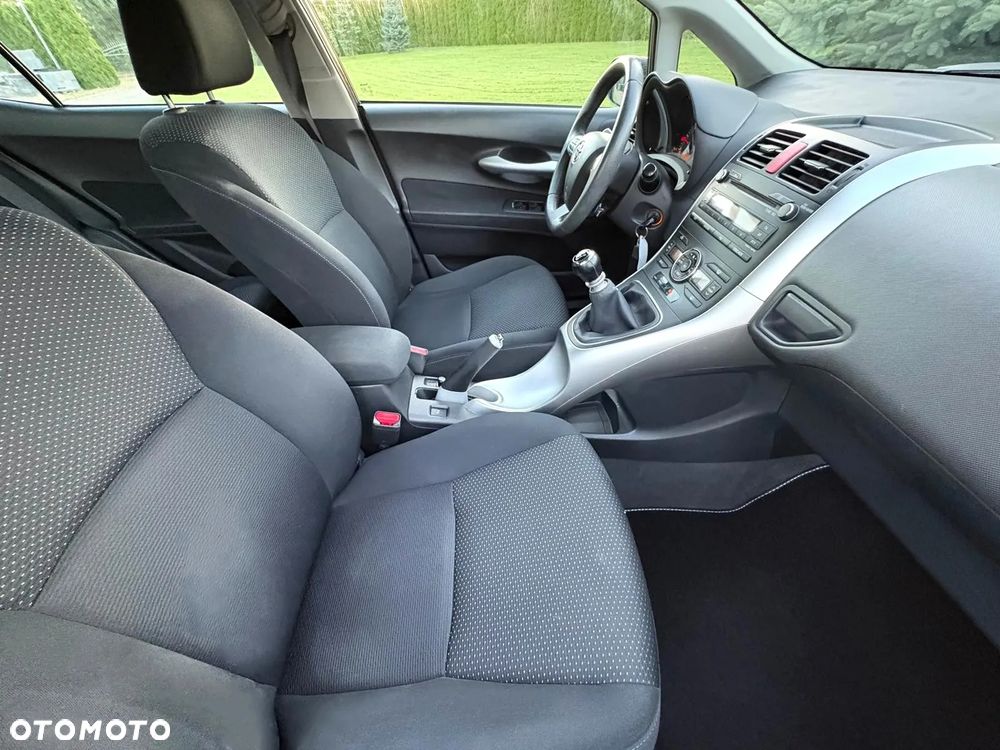 Toyota Auris 2.0 D-4D Life+ - 16