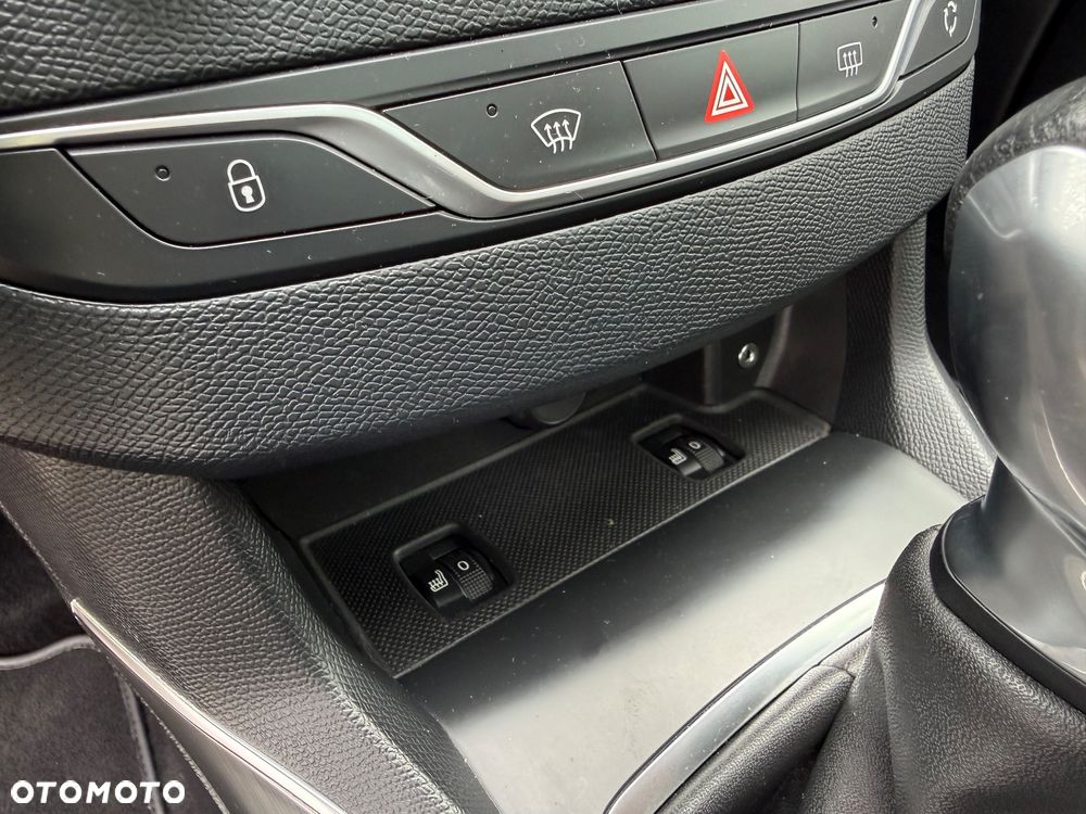Peugeot 308 PureTech 130 GPF EAT8 Stop & Start Allure Pack - 26