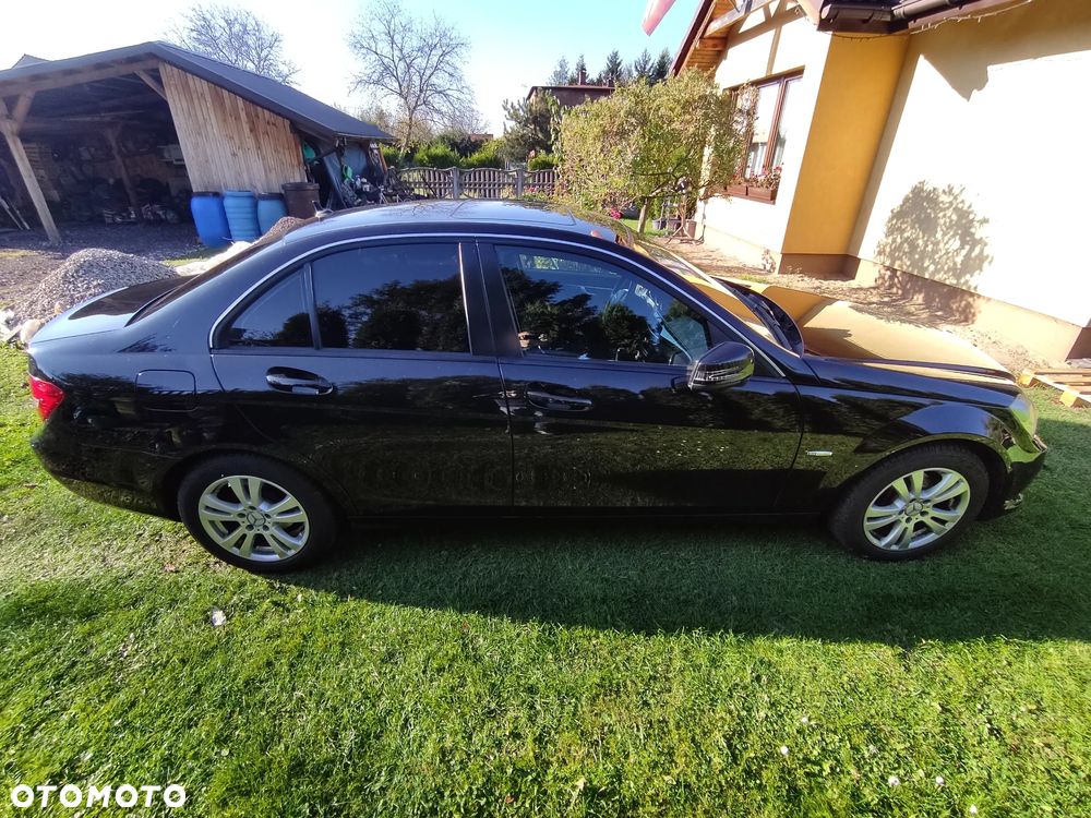 Mercedes-Benz Klasa C 180 CGI BlueEff Avantgarde - 16