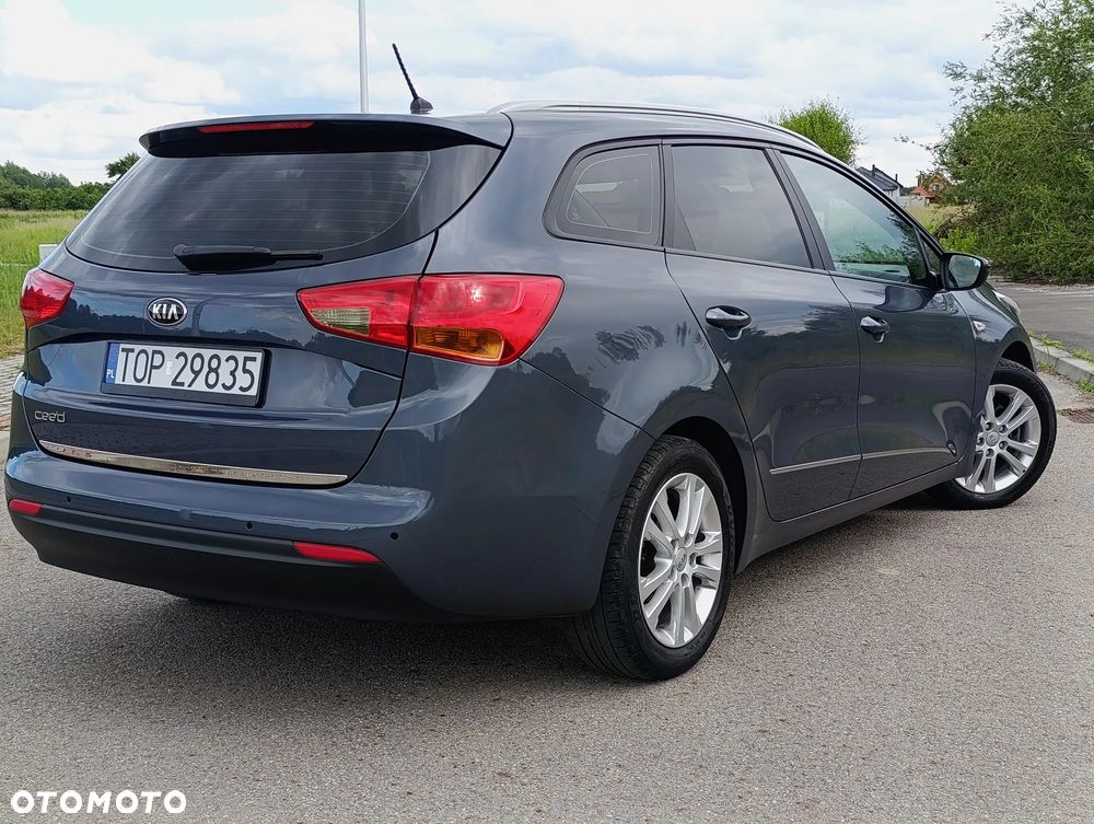 Kia Ceed 1.6 GDI Dream Team Edition - 24