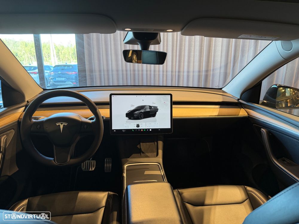 Tesla Model Y Performance Dual Motor AWD - 31