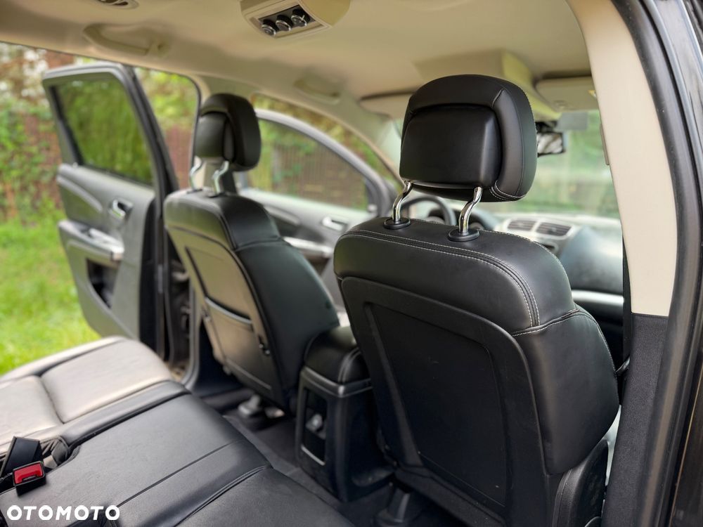 Fiat Freemont 2.0 Multijet Black Code AWD - 28