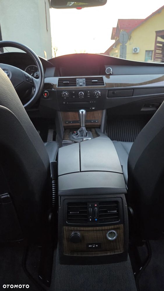 BMW Seria 5 - 32
