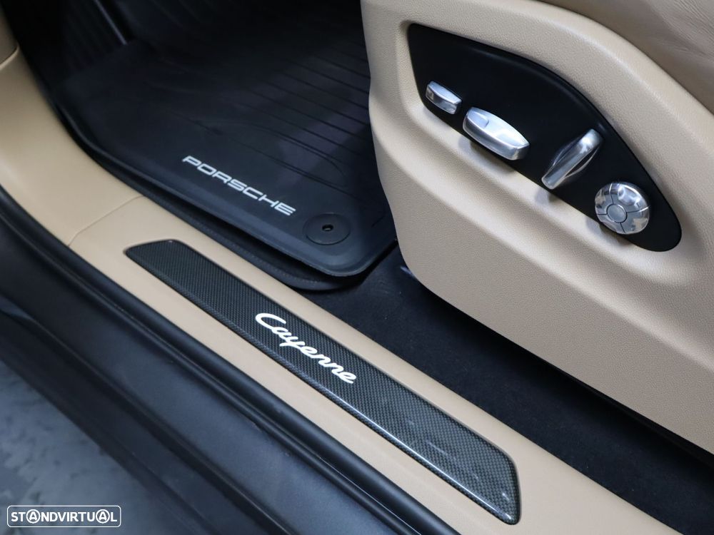 Porsche Cayenne Platinum Edition - 8