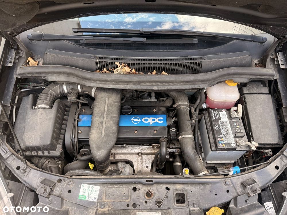 Opel Zafira 2.0 T OPC - 15