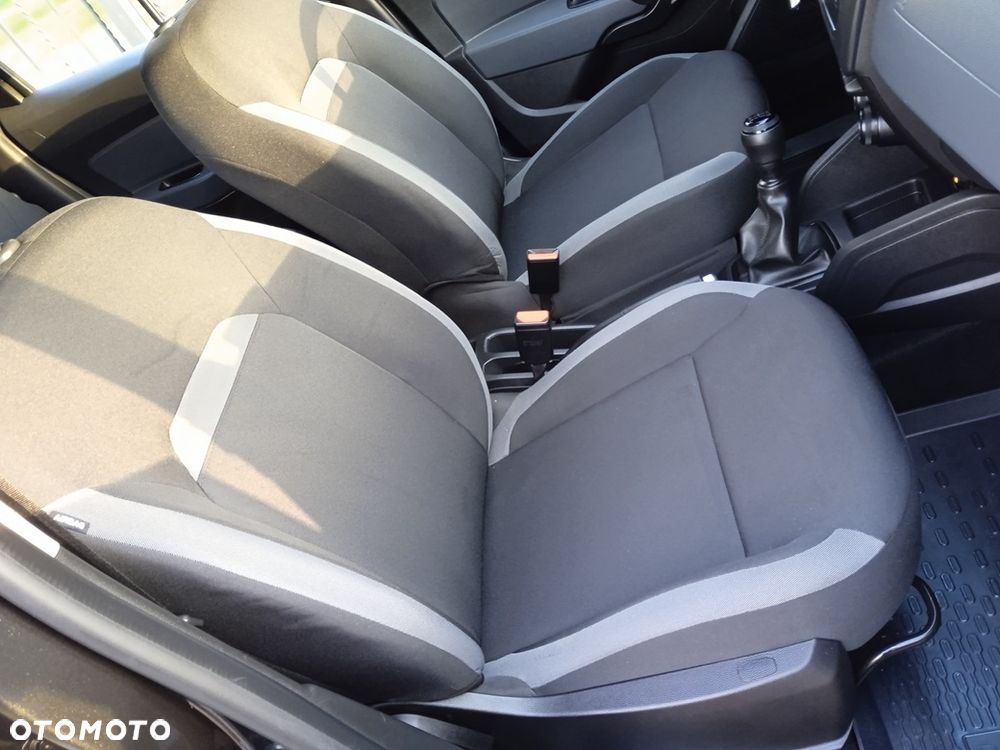 Dacia Duster 1.6 SCe Laureate S&S - 12