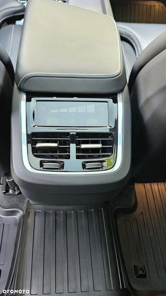 Volvo XC 60 B4 B R-Design - 31