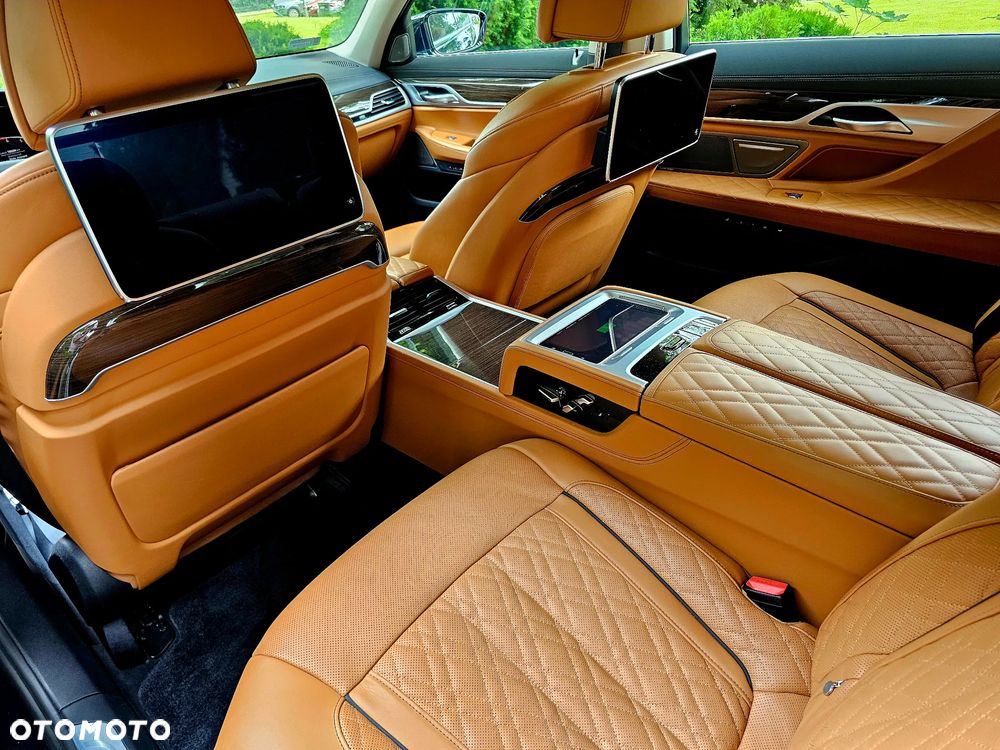 BMW Seria 7 750Li xDrive sport - 21