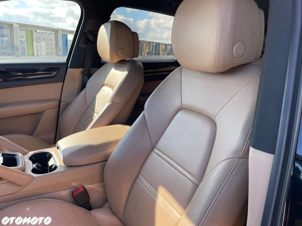 Porsche Cayenne Platinum Edition - 23