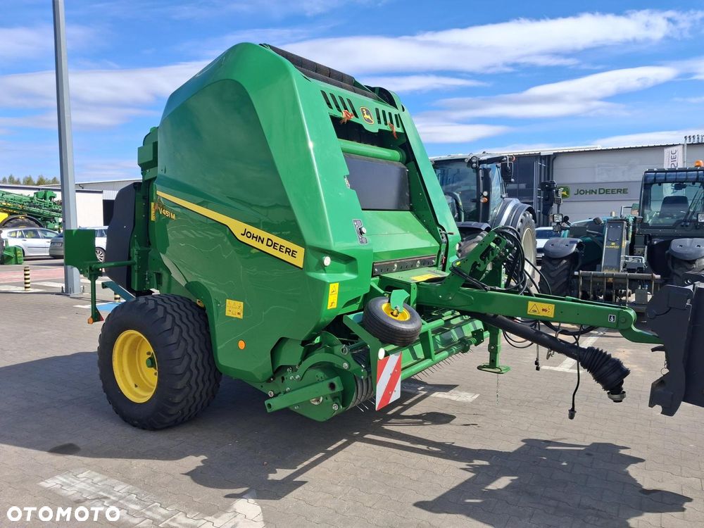 John Deere V451M - 7