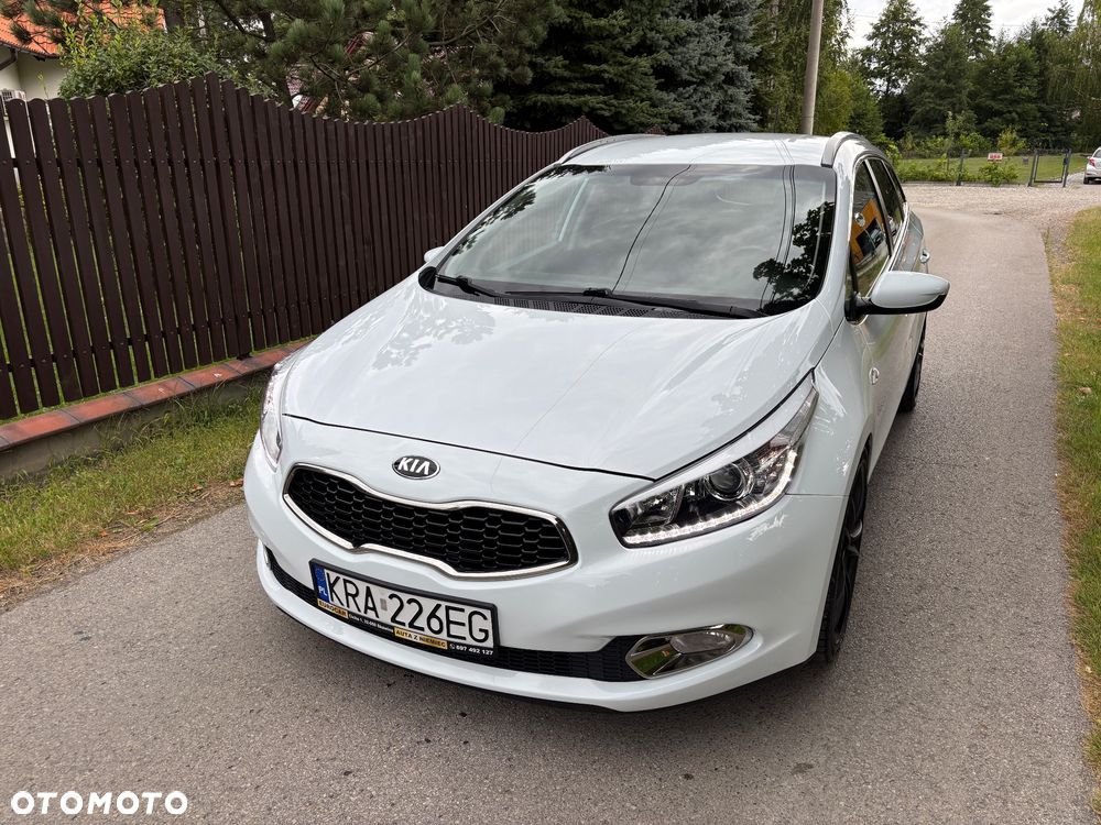 Kia Ceed 1.6 CRDi 128 ISG SW Dream-Team Edition - 1
