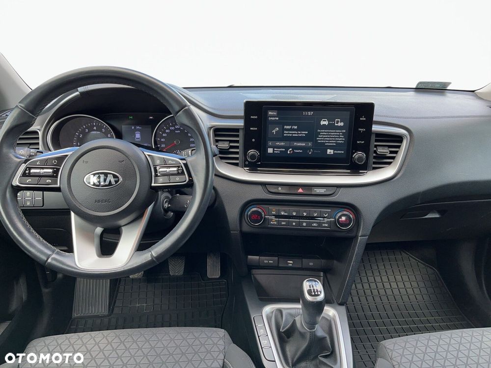 Kia Ceed - 15
