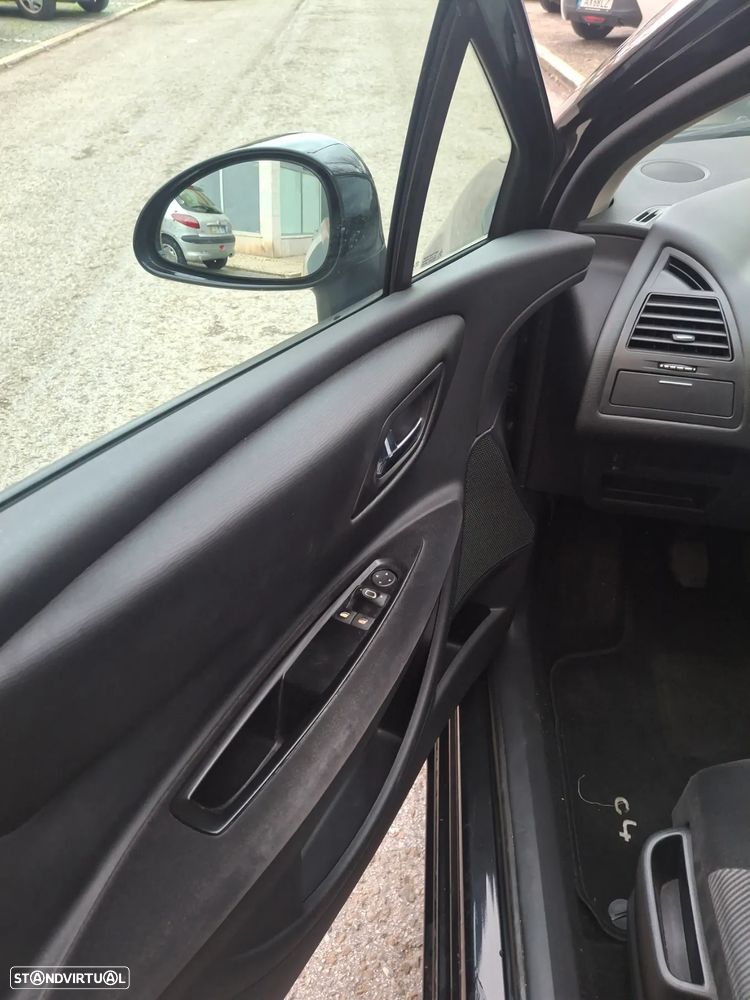 Citroën C4 1.4 16V SX - 7