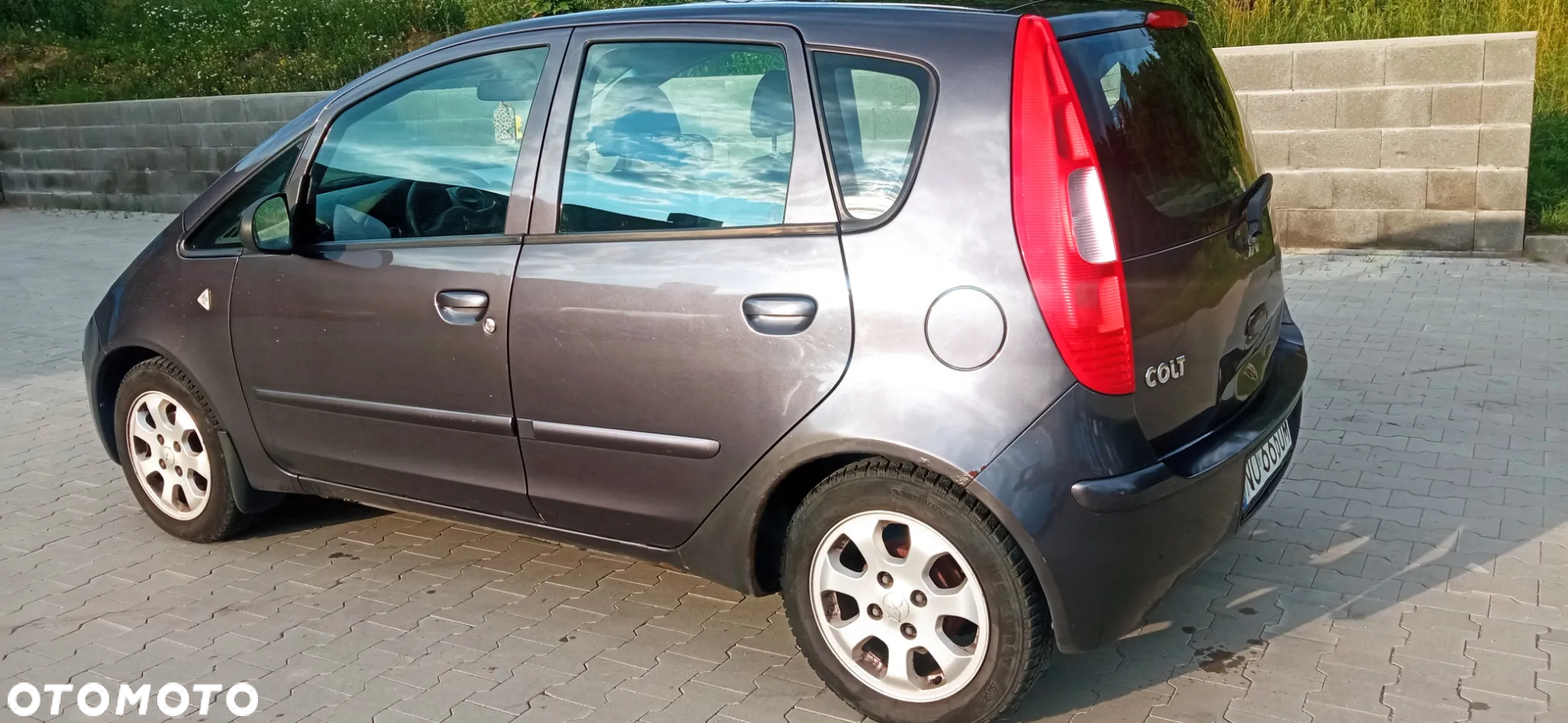 Mitsubishi Colt - 2