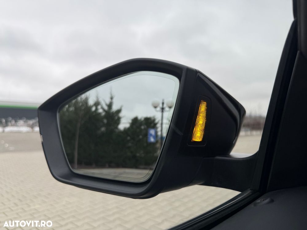 Skoda Octavia Combi 2.0 TDI DSG Premium Edition - 38