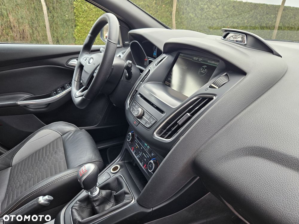 Ford Focus - 28