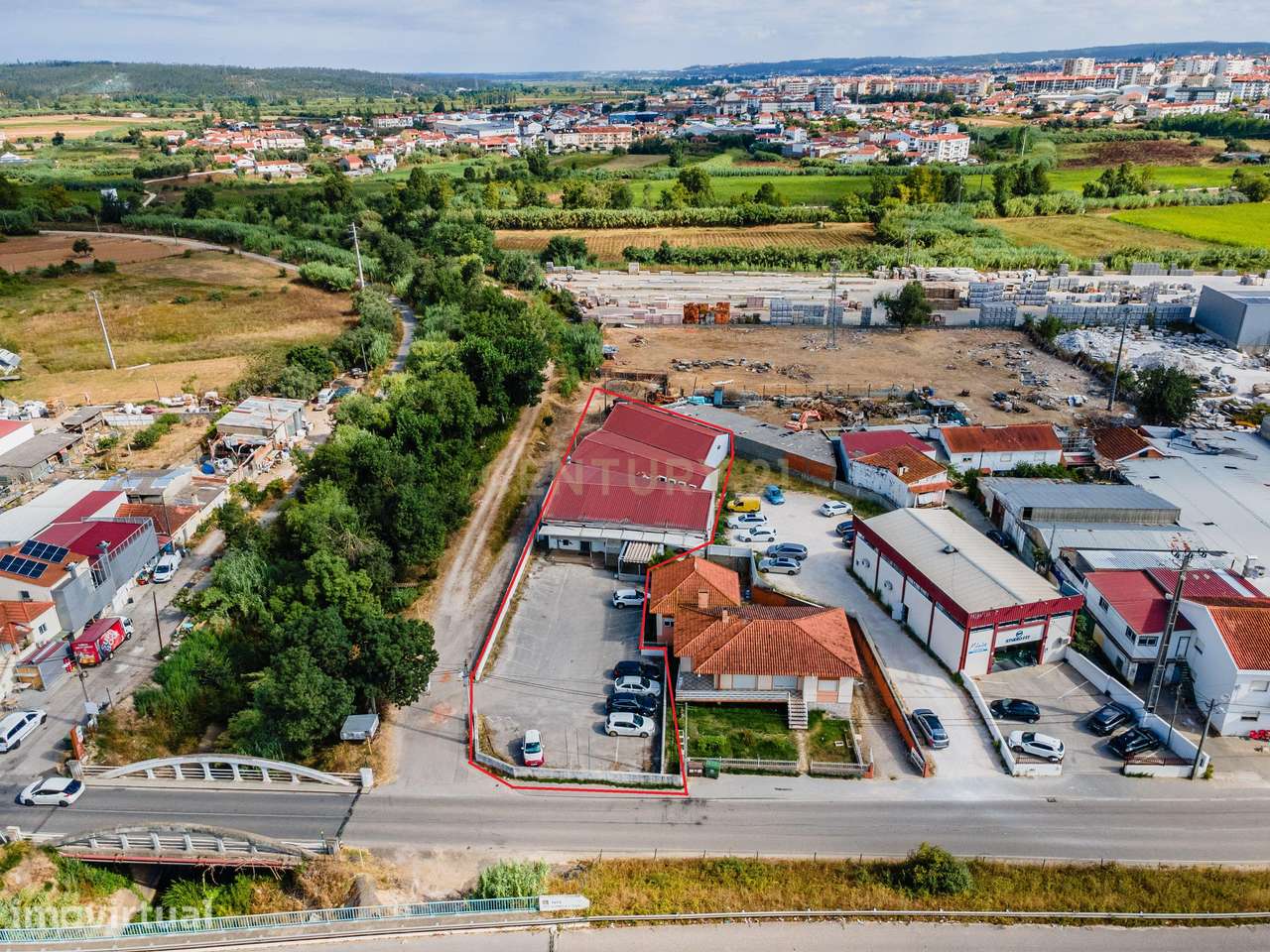 Armazém composto por 3 Edifícios e Amplo Logradouro – Ponte das Mestra - Grande imagem: 4/53