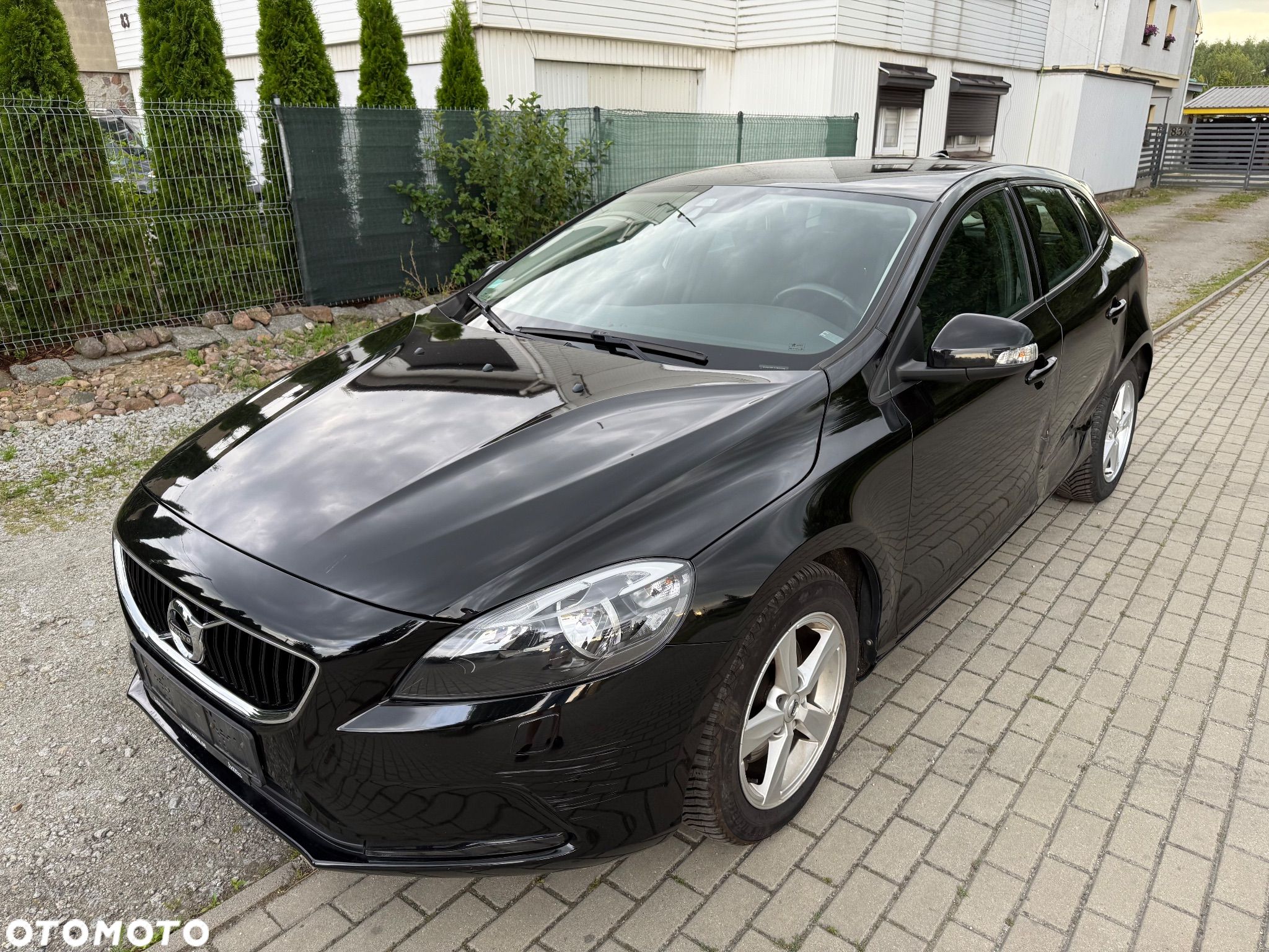 Volvo V40 T3 Drive-E Momentum - 1