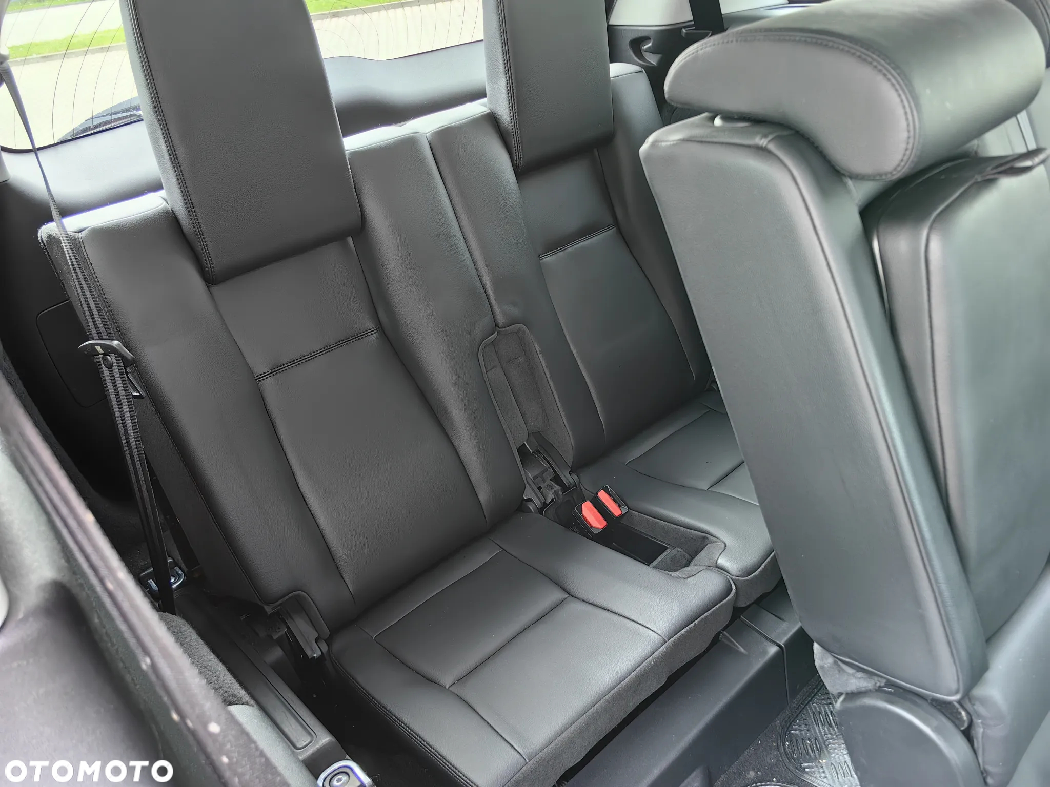 Land Rover Discovery Sport 2.0 TD4 HSE Luxury - 25