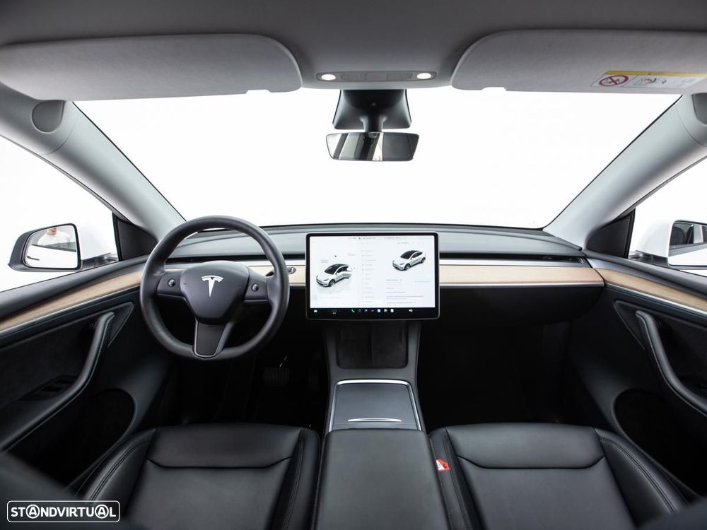 Tesla Model Y Long Range Dual Motor AWD - 8