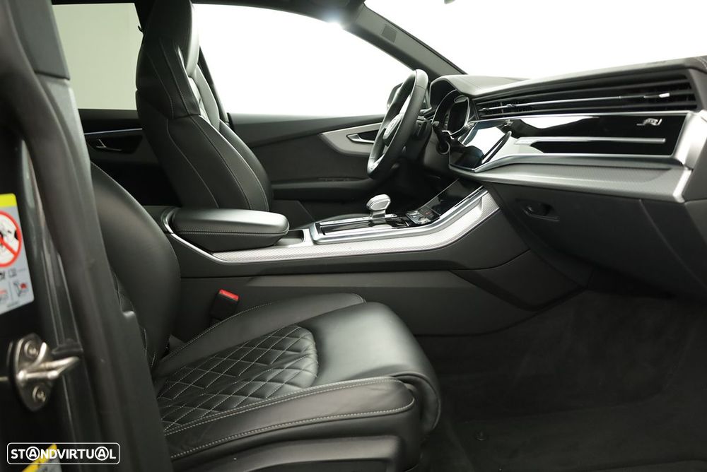 Audi Q8 55 TFSIe quattro Tiptronic - 25