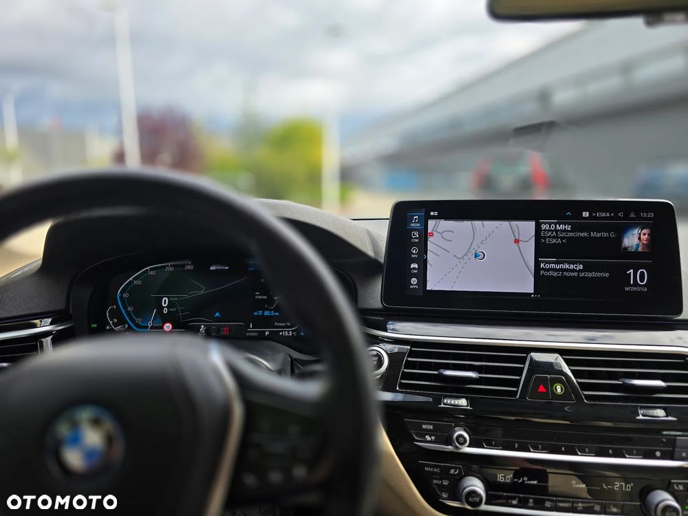 BMW Seria 5 530e Luxury Line - 36