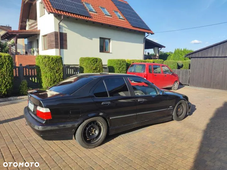 BMW Seria 3 318i - 5