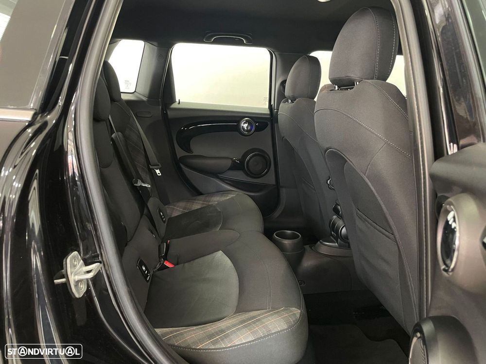 MINI 5 Portas Cooper D Aut. Seven - 19