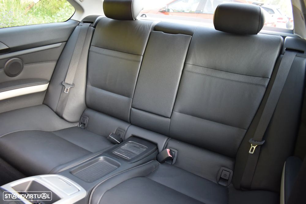 BMW 320 d Coupe Auto - 31