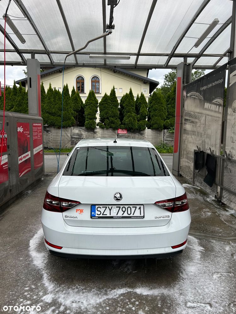 Skoda Superb 2.0 TDI Ambition DSG - 5