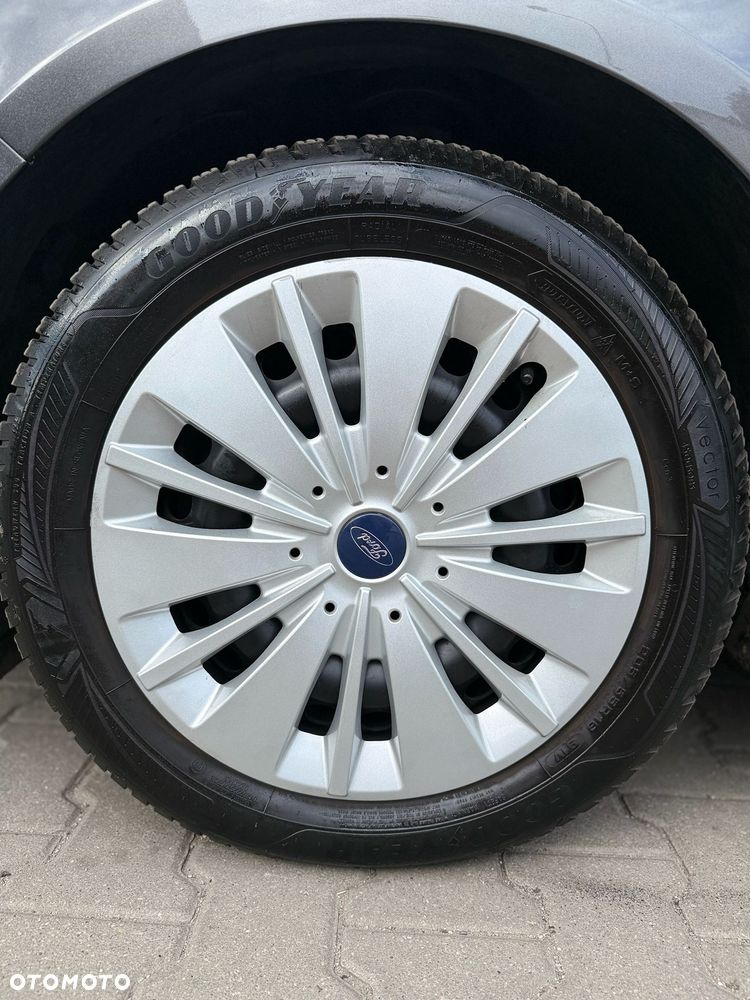 Ford Focus 1.0 EcoBoost Trend Sport - 32