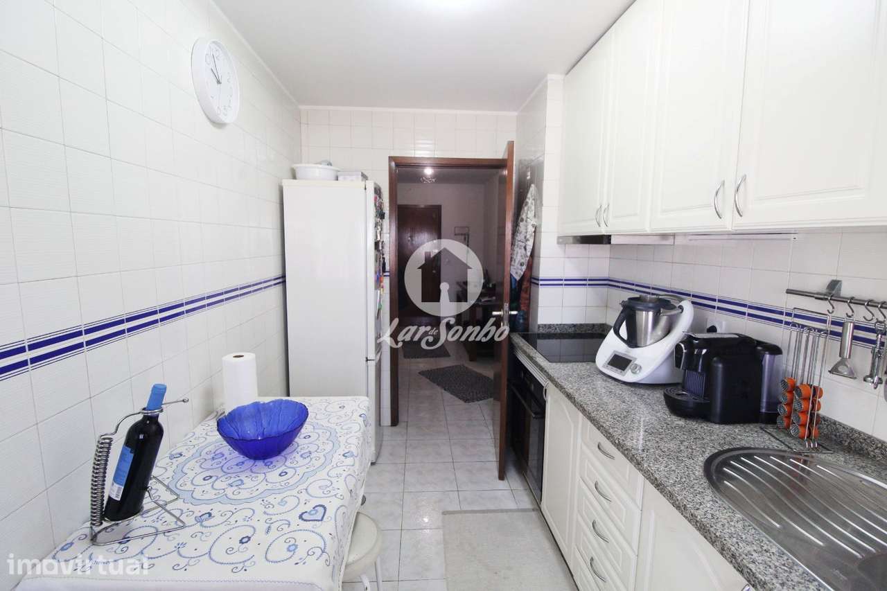 Apartamento T2 com Vistas Desafogada e Excelente Localização, ao m... - Grande imagem: 3/23