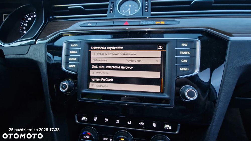 Volkswagen Passat - 25