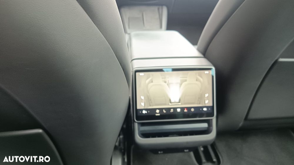 Tesla Model 3 RWD - 6