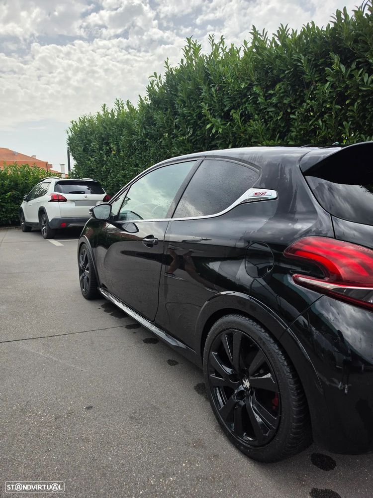 Peugeot 208 GTI 200 THP - 8