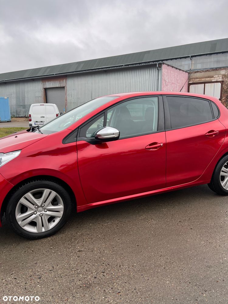 Peugeot 208 - 3