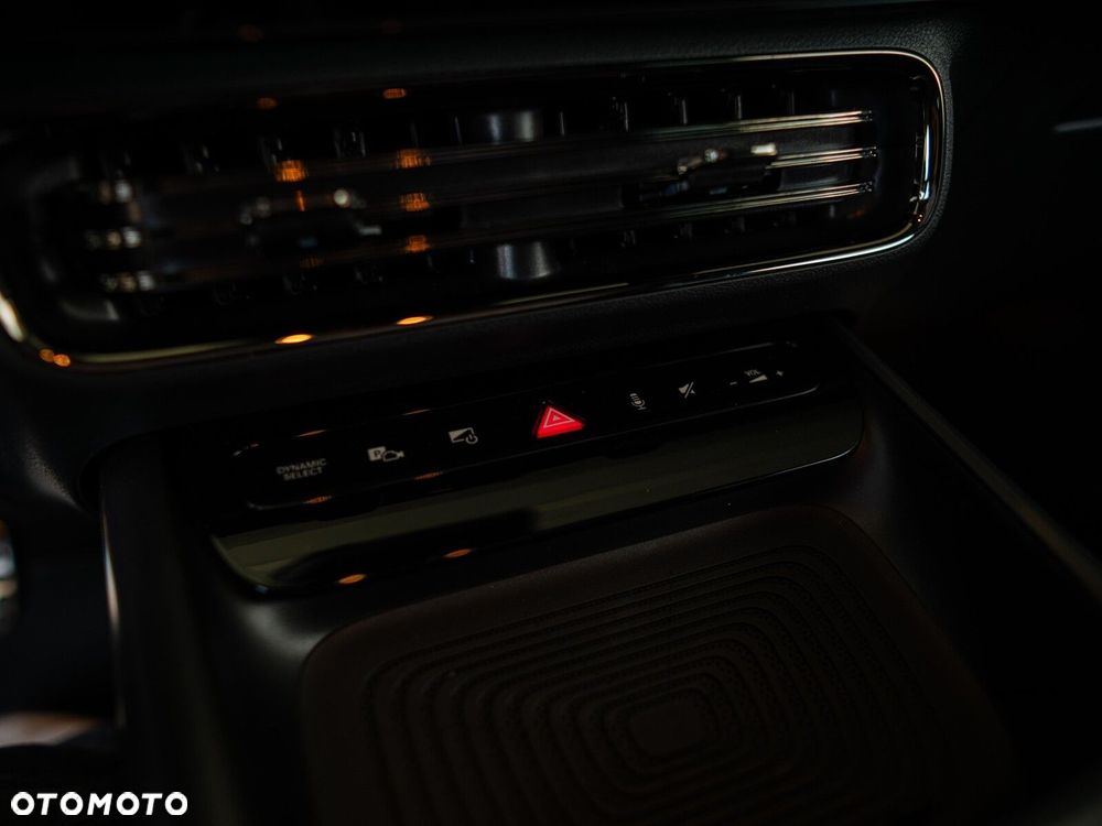 Mercedes-Benz GLB - 21