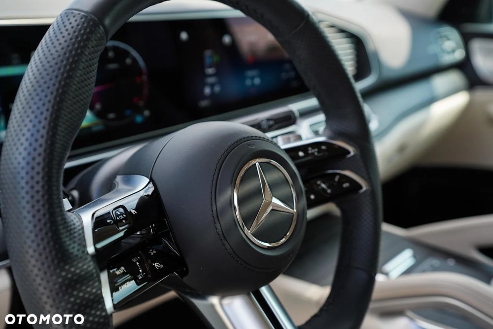 Mercedes-Benz GLS - 15