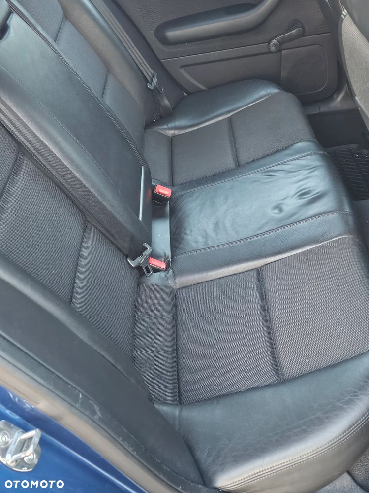 Audi A4 Avant 2.0 TDI - 23